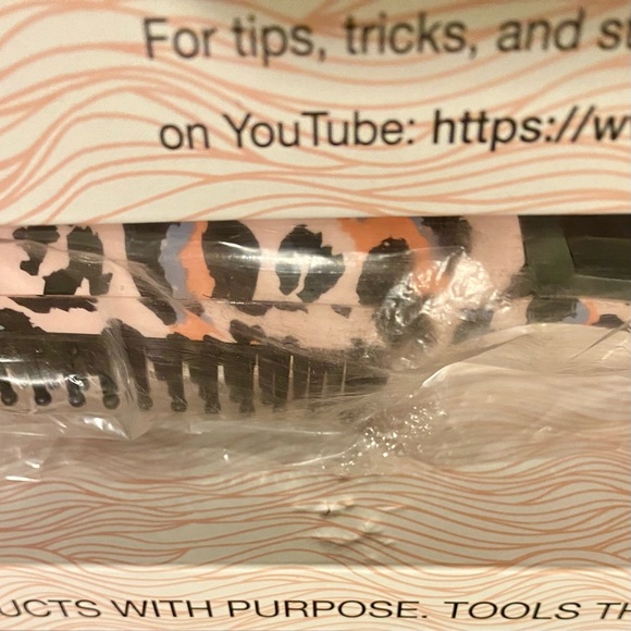 NEW Calista Triangl Pro Heated Detailer Brush Cheetah Straighten Curl Styling - Picture 5 of 7
